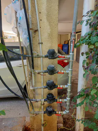 עבודה של מאור, אינסטלטור (22)