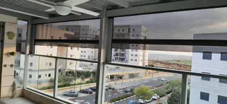 עבודה של איציק, מתקין סוככים (13)