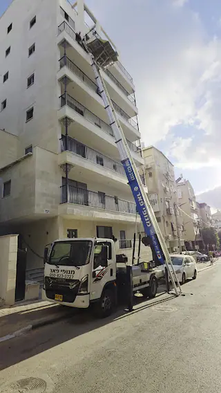 עבודה של שלומי, מפעיל מנוף (2)