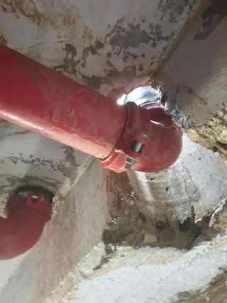 עבודה של קובי, אינסטלטור (25)