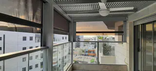 עבודה של איציק, מתקין סוככים (14)