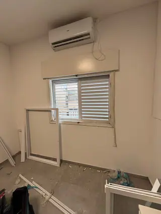 עבודה של שחר, סגירת מרפסת זכוכית (20)