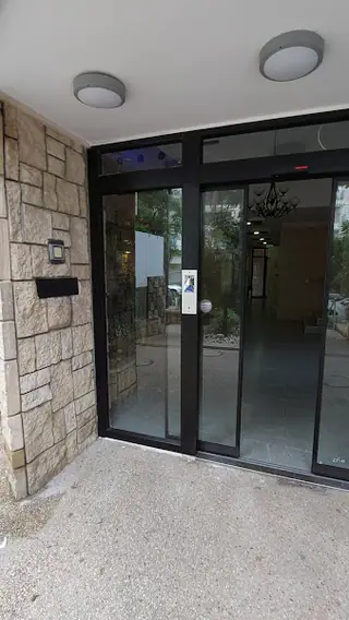 עבודה של דניאל, דלתות פנים (2)