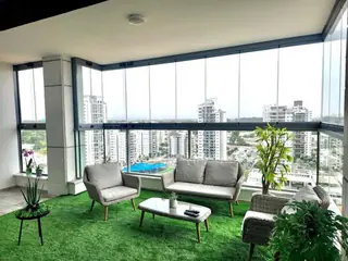 עבודה של ספרטק, סגירת מרפסת זכוכית (3)