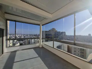 עבודה של ספרטק, סגירת מרפסת זכוכית (34)