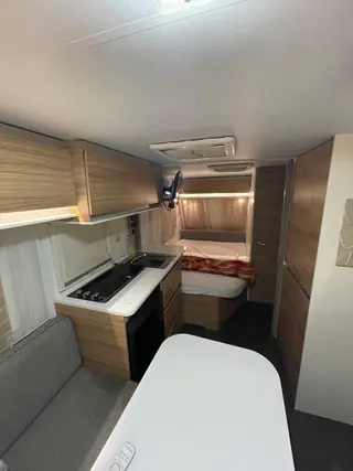 עבודה של ישי, קראוון נייד (25)