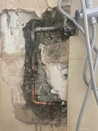 עבודה של קובי, אינסטלטור (12)