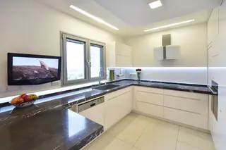 עבודה של אורי, שיפוצניק (31)