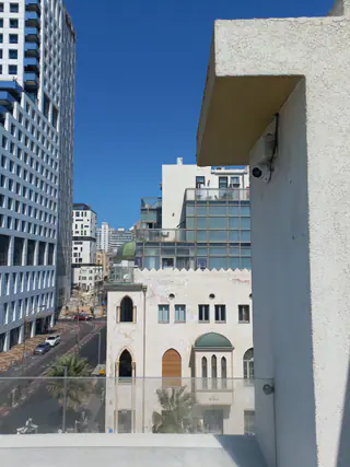 עבודה של לירן, טכנאי אינטרקום וקודנים (2)