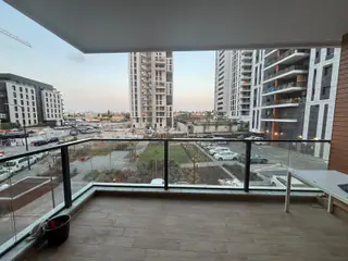 עבודה של שחר, סגירת מרפסת זכוכית (27)