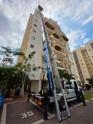 עבודה של שלומי, מפעיל מנוף (4)