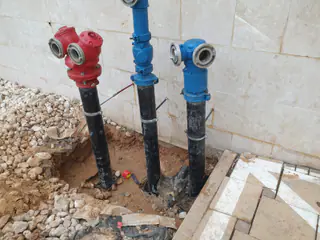 עבודה של קובי, אינסטלטור (19)