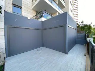 עבודה של איציק, מתקין סוככים (9)