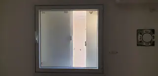 עבודה של ולדי, מתקין דלתות (5)