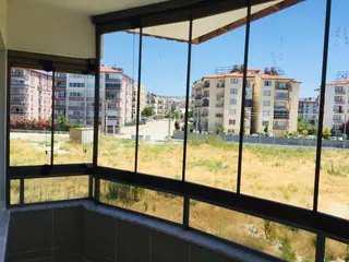 עבודה של בן, מתקין סוככים (2)