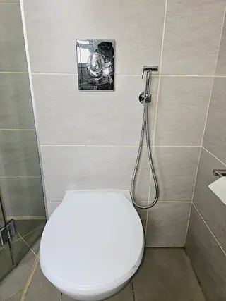 עבודה של מאור, אינסטלטור (2)