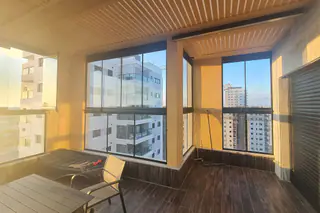 עבודה של דניאל, סגירת מרפסת זכוכית (8)