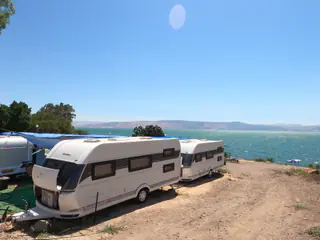 עבודה של יורם, קראוון נייד (8)