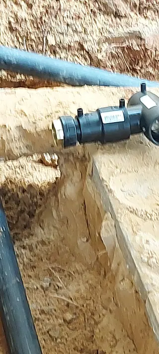 עבודה של קובי, אינסטלטור (23)
