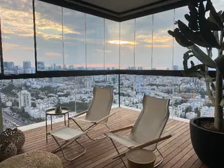 עבודה של ספרטק, סגירת מרפסת זכוכית (6)