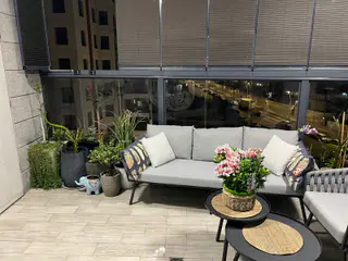 עבודה של ספרטק, סגירת מרפסת זכוכית (29)