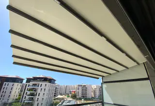 עבודה של בן, מתקין סוככים (19)