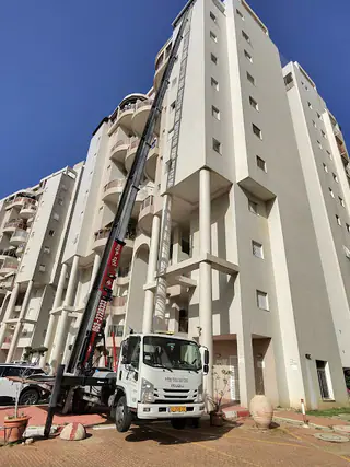 עבודה של אבי, מפעיל מנוף (2)