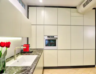 עבודה של אורי, קבלן שיפוצים (37)