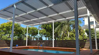 עבודה של שחר, סגירת מרפסת זכוכית (5)