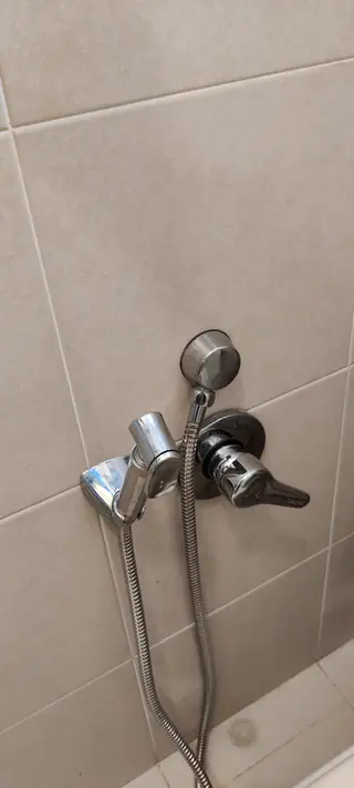 עבודה של קובי, אינסטלטור (10)