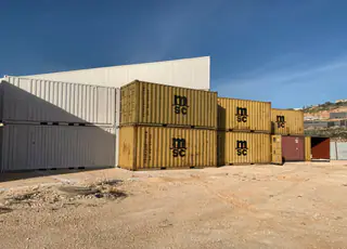 מכולה / מבנה ממכולה, מחסן יביל וחזית חיצונית – מעבודות תהל, מבנים יבילים (10)