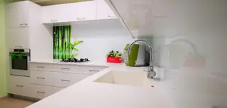 עבודה של רוברט, מתקין מקלחונים (6)