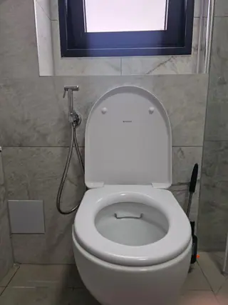 עבודה של מאור, אינסטלטור (1)