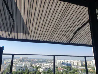 עבודה של בן, מתקין סוככים (39)