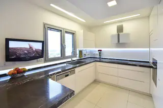 עבודה של אורי, שיפוצניק (32)