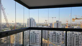 עבודה של ספרטק, סגירת מרפסת זכוכית (16)