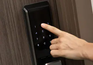עבודה של שחר, מנעולן (4)