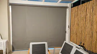 עבודה של שי, מתקין סוככים (4)