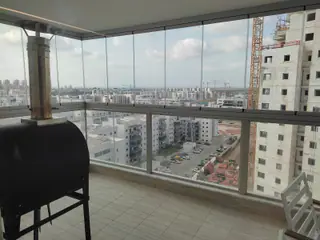 עבודה של ספרטק, סגירת מרפסת זכוכית (11)