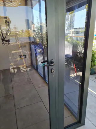 עבודה של אלי, קבלן אלומיניום (24)
