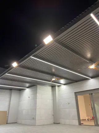 עבודה של ישי, מתקין סוככים (2)
