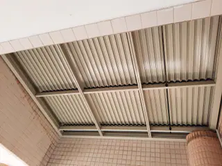 עבודה של בן, מתקין סוככים (32)