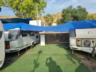 עבודה של יורם, קראוון נייד (19)