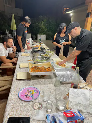 עבודה של גיא, חברת קייטרינג (93)