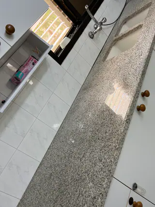 עבודה של אביאור, קבלן שיש (71)