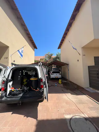עבודה של דניאל, ציפויים לרכב (46)