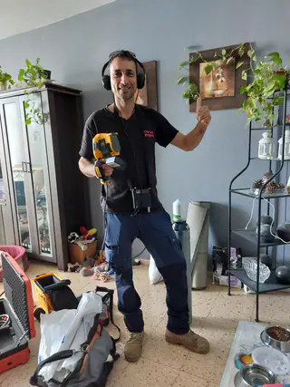 עבודה של קובי, אינסטלטור (106)