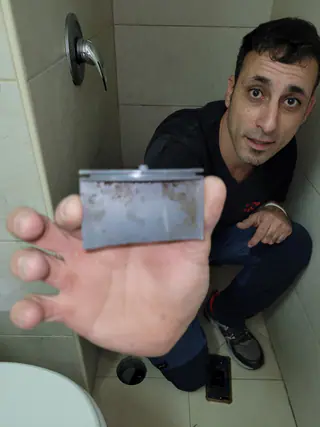 עבודה של קובי, אינסטלטור (197)