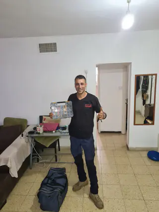 עבודה של קובי, אינסטלטור (237)