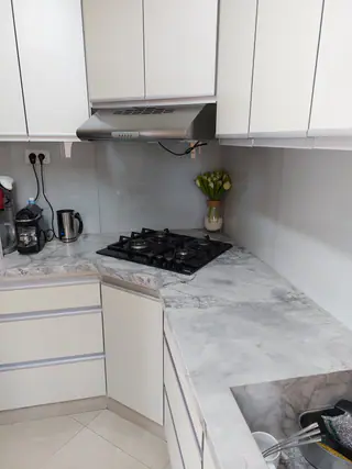 עבודה של יהודה, קבלן שיש (39)
